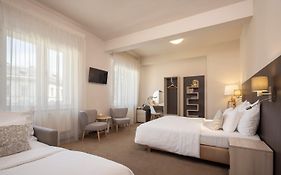 Pytloun Kampa Garden Hotel  4*